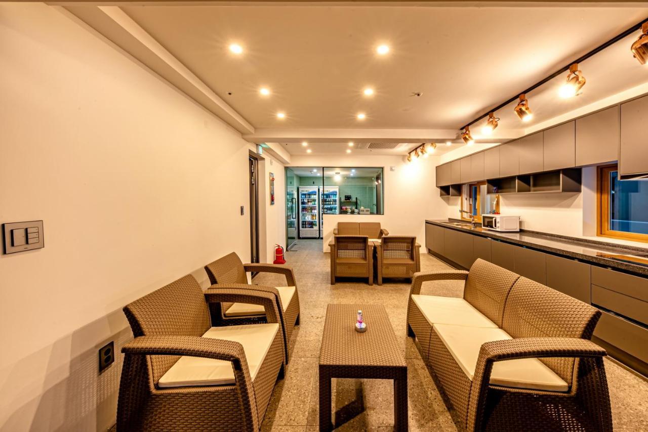 The Jade Hotel Чеджудо Экстерьер фото